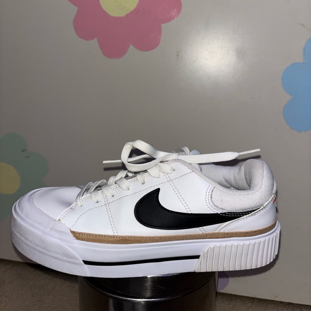Nike women’s court legacy